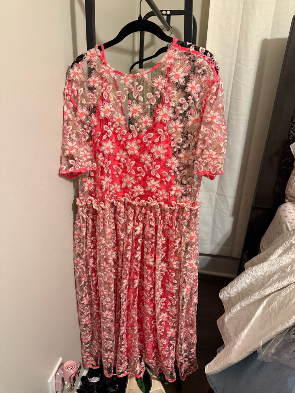 🩷🩷ASOS Sequin Flowers Mesh Midi Dress🩷🩷